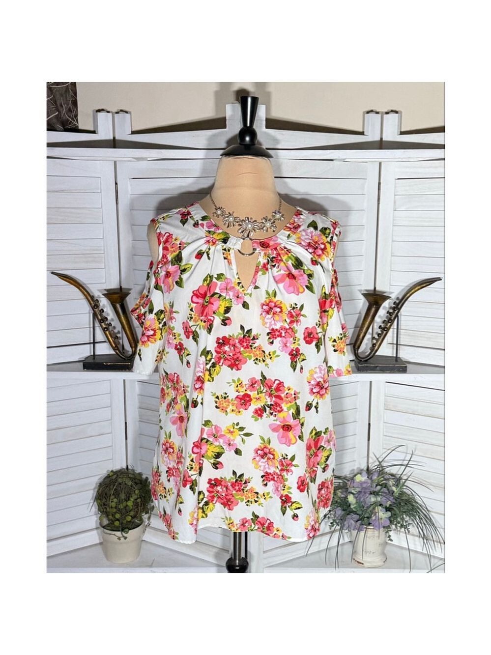MPH collection cream pink blouse cottage fairy floral cold shoulder plus sz 3X